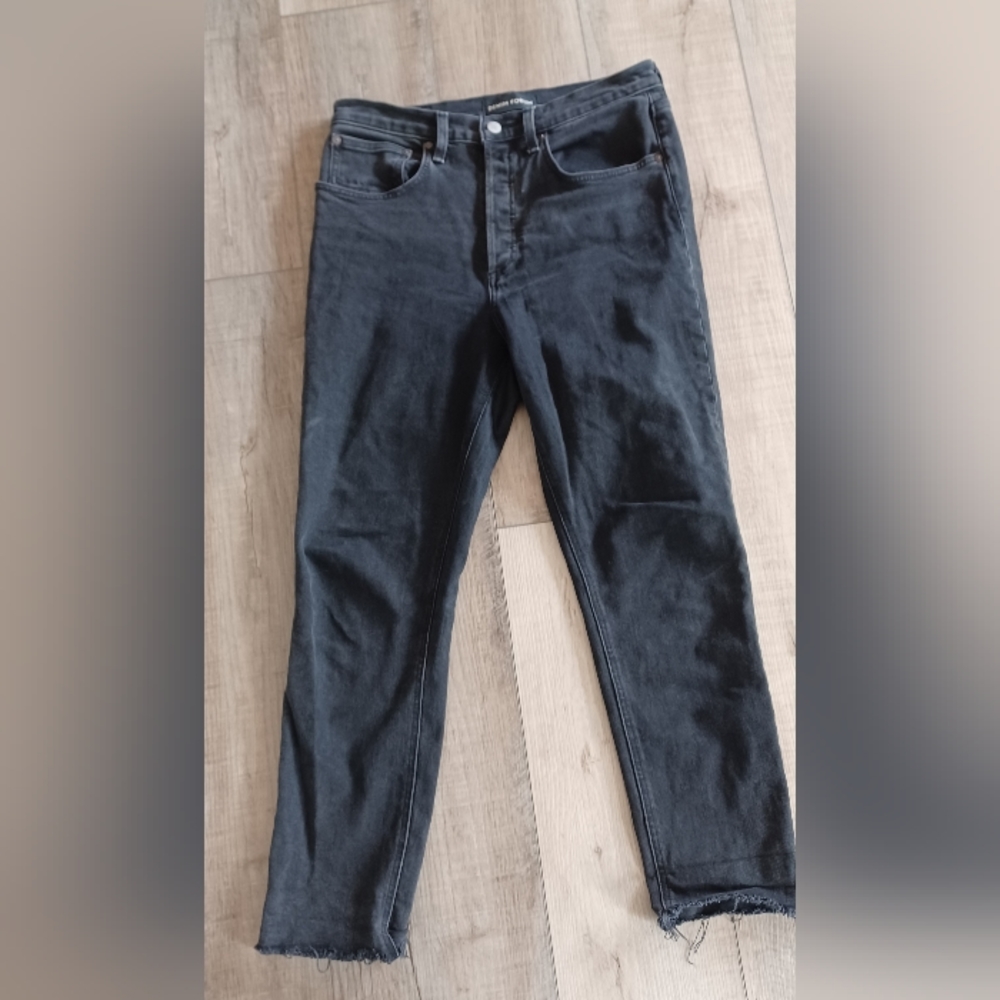Aritzia Denim Forum Jeans Womens 30 The Yoko High Rise Slim in Black Raw Hem